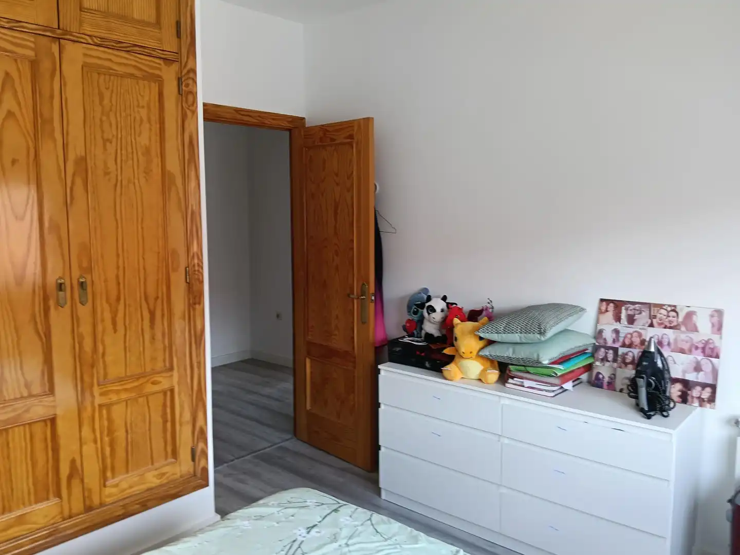 Dormitori de Casa adosada en venda en Cedillo del Condado amb Calefacció, Jardí privat i Terrassa