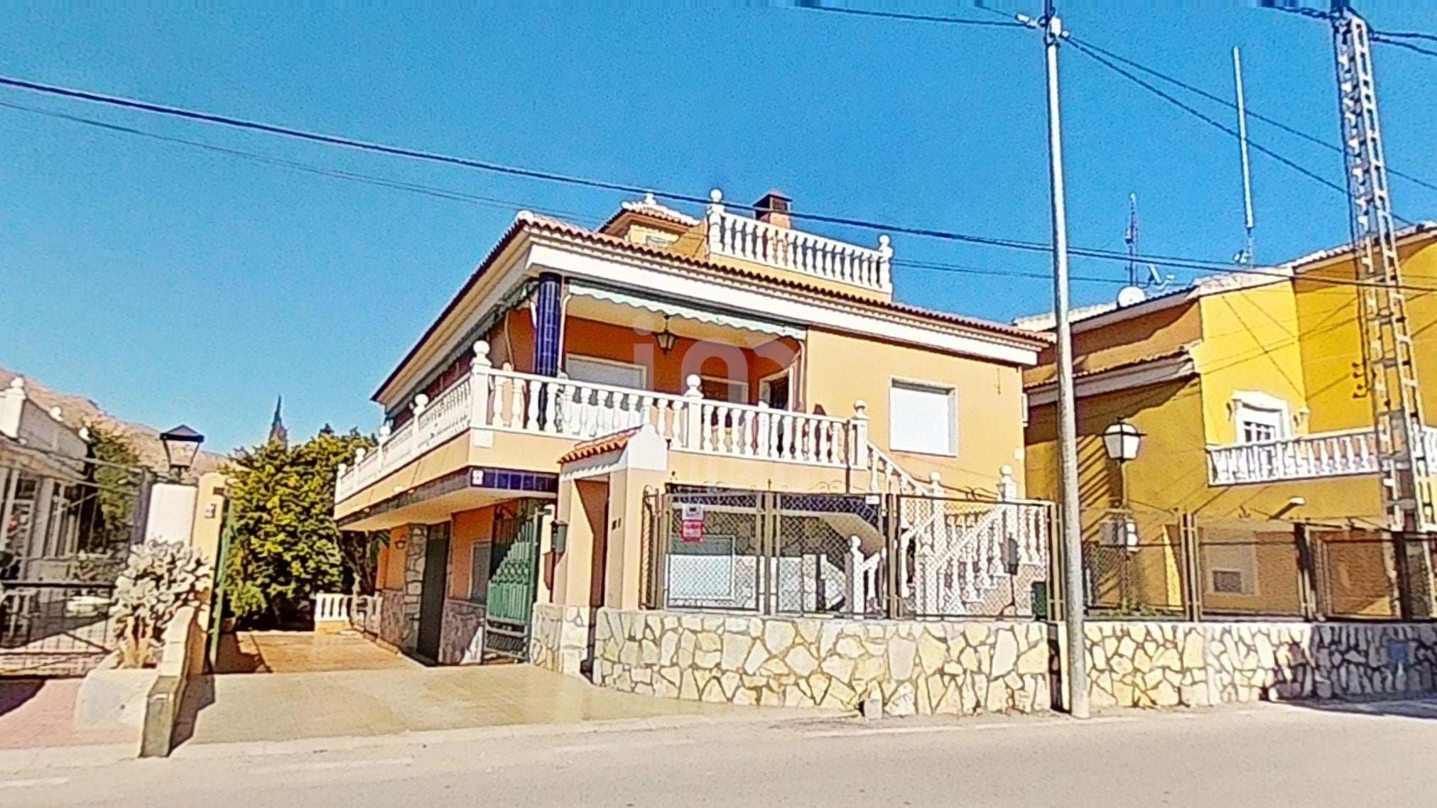 Vista exterior de Casa o xalet en venda en Orihuela amb Aire condicionat, Calefacció i Terrassa