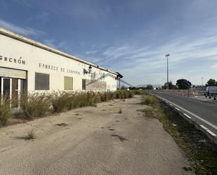 Vista exterior de Nau industrial en venda en Sant Joan de l'Ènova