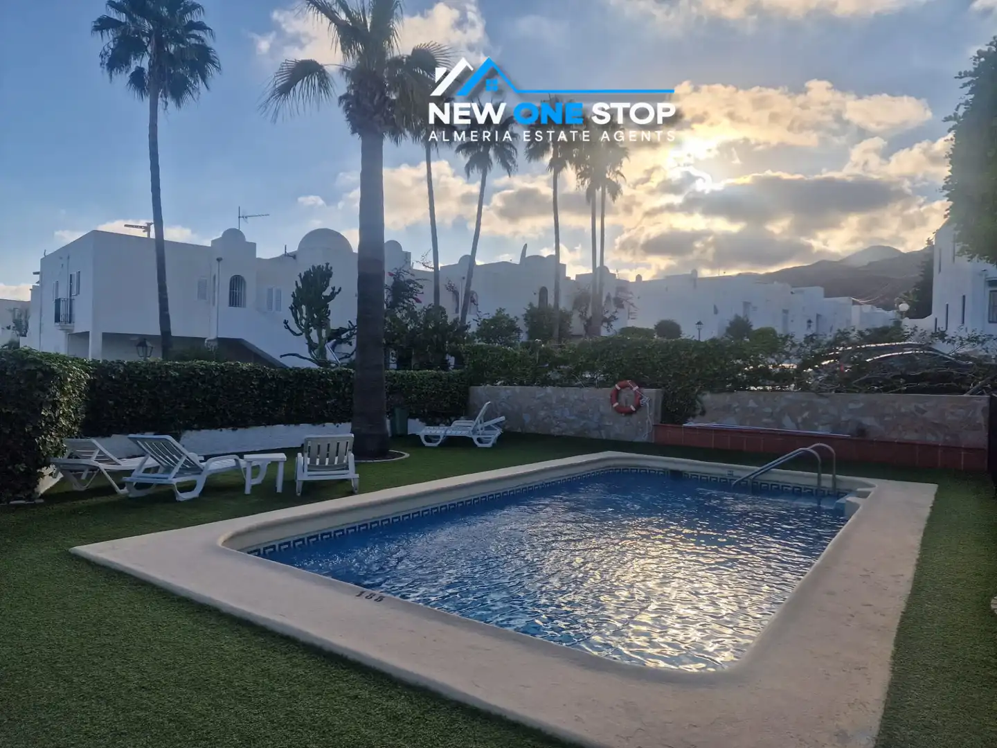 Piscina de Apartament en venda en Mojácar amb Aire condicionat, Calefacció i Jardí privat