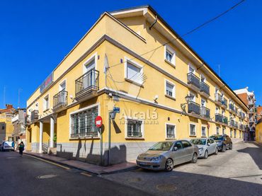 Piso con jardín en venta en Estación - Parque O'Donnell