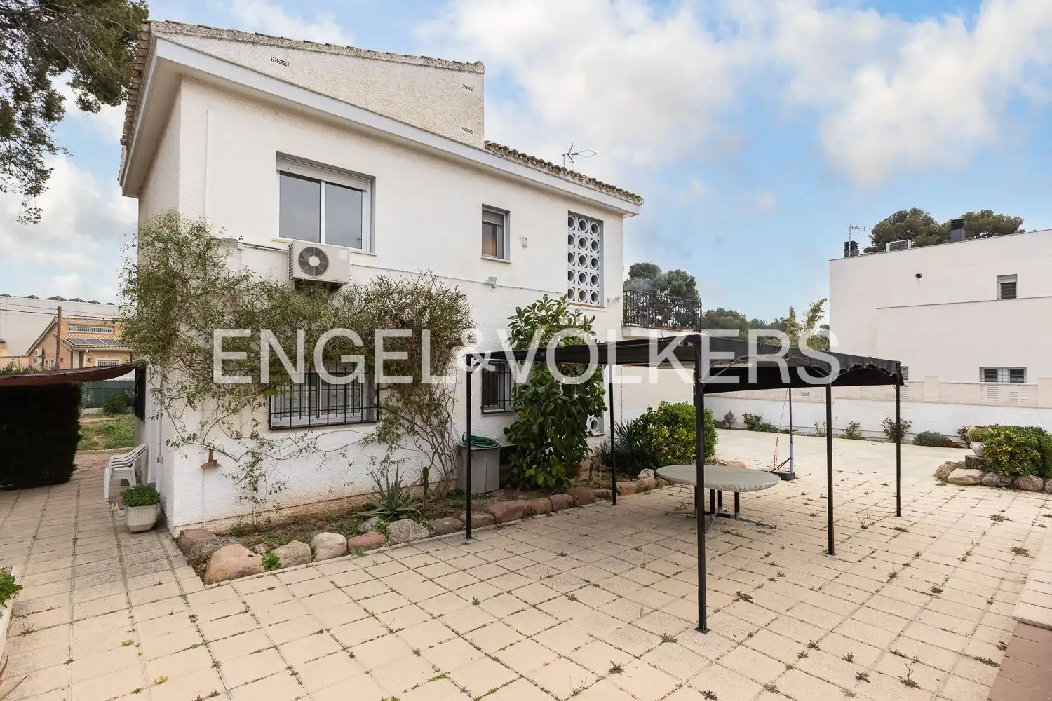 Vista exterior de Casa o chalet en venta en Paterna con Calefacción, Jardín privado y Terraza
