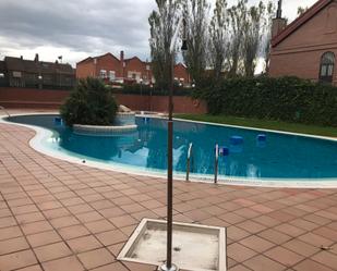 Swimming pool of Single-family semi-detached for sale in  Logroño  with Parquet flooring, Terrace and Storage room