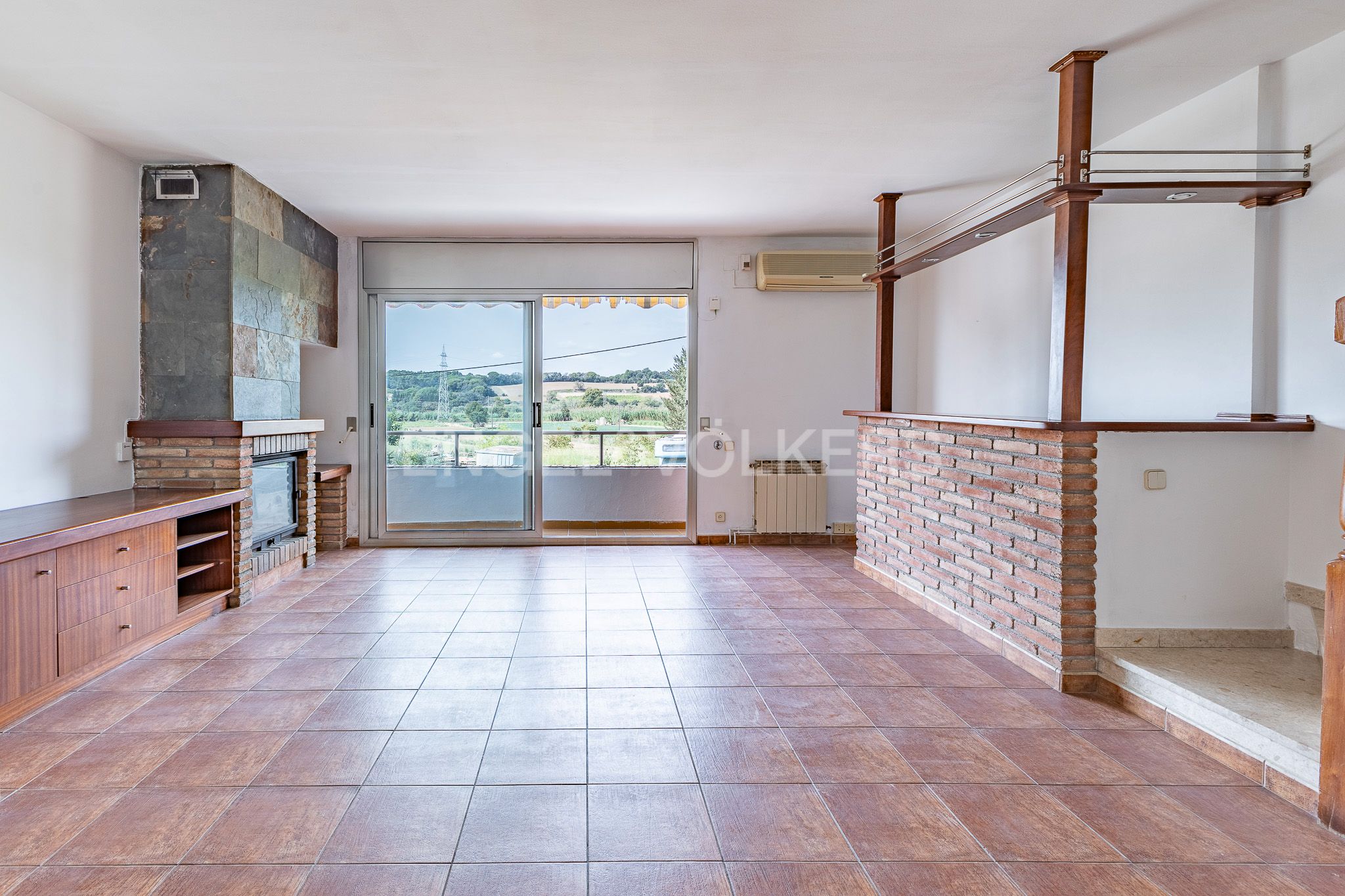 Vista exterior de Casa o xalet en venda en La Roca del Vallès amb Calefacció, Jardí privat i Balcó