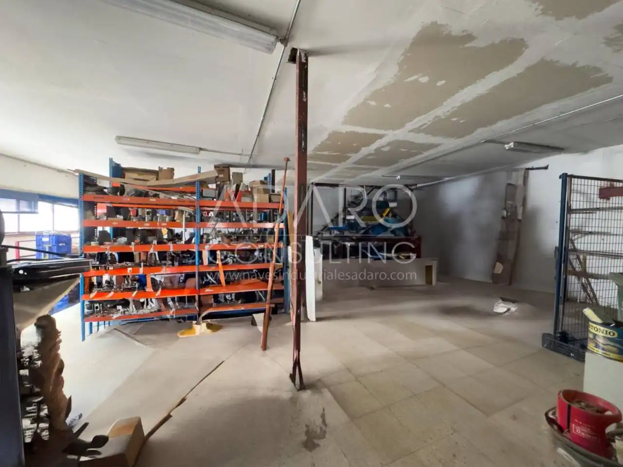 Nave industrial en venta en Calle Puerto de San Glorio, imagen 4