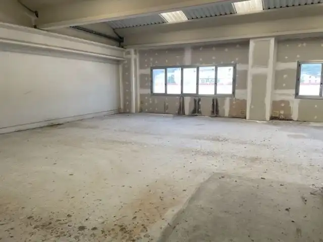 Fabrikhallen zur Miete in Urnieta