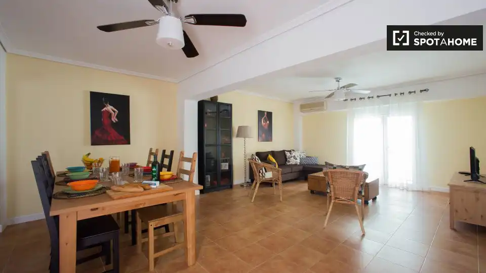 Wohnung mit Terrasse zur Miete in Quatre Carreres, imagen 4