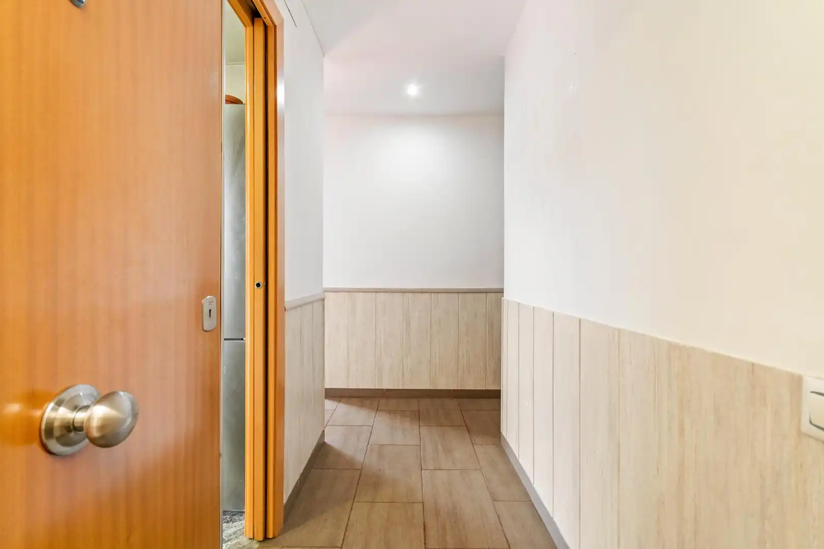 Wohnung zum Verkauf in Barcelona mit Klimaanlage, Heizung und Terrasse
