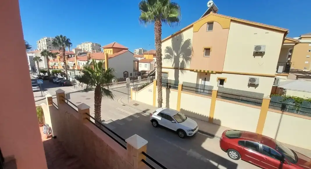 Vista exterior de Casa adosada en venta en Algarrobo con Calefacción, Jardín privado y Terraza