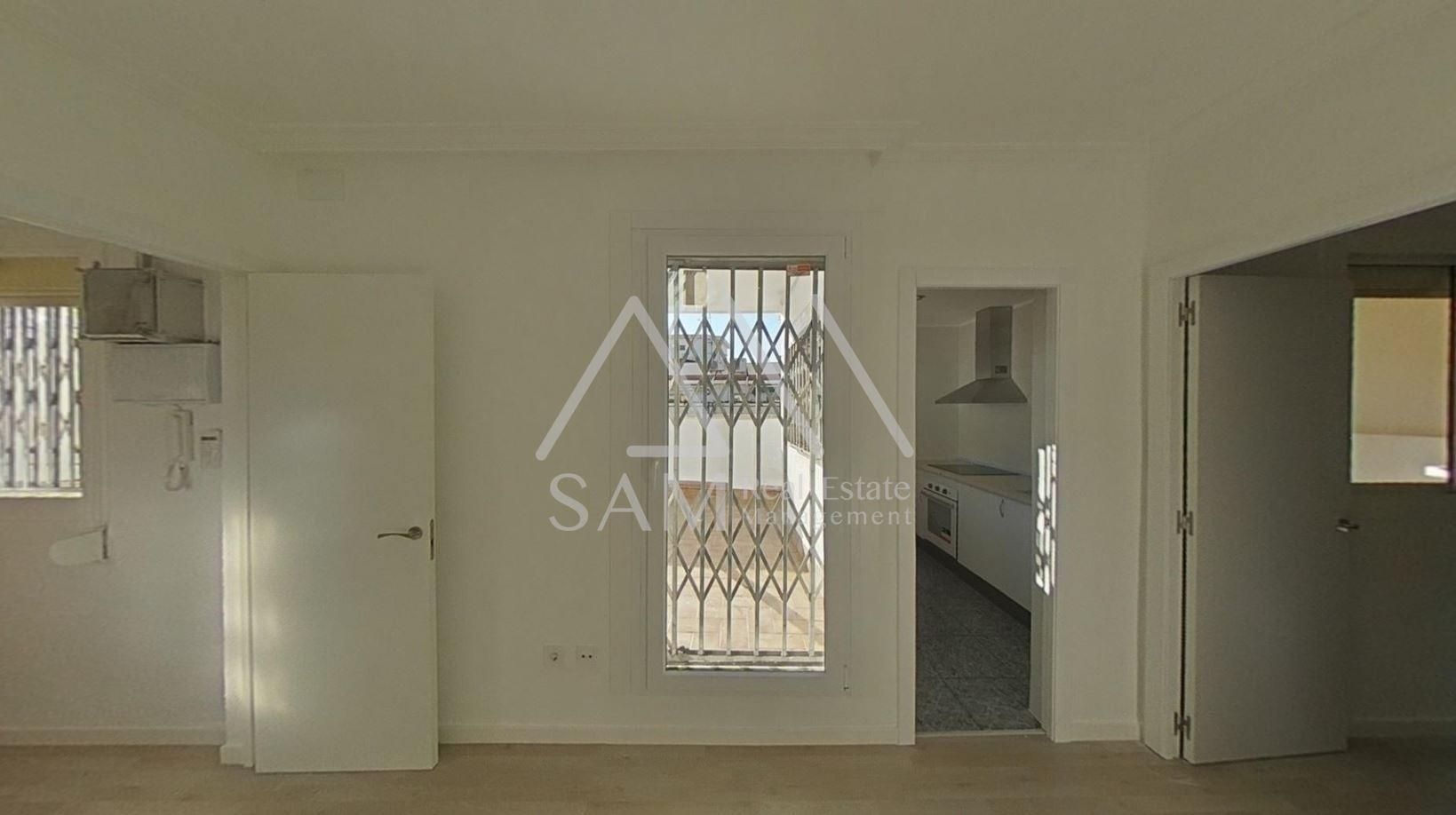 Attic for sale in Badalona  with Terrace and Balcony