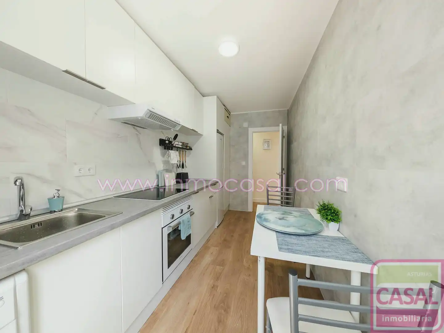 Küche von Wohnung zum Verkauf in Oviedo  mit Abstellraum und Möbliert