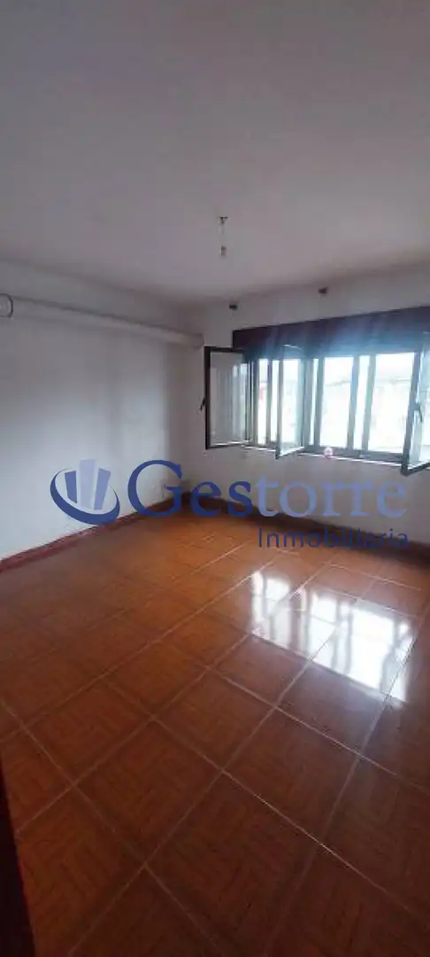 Dormitori de Pis en venda en Avilés amb Calefacció i Terrassa