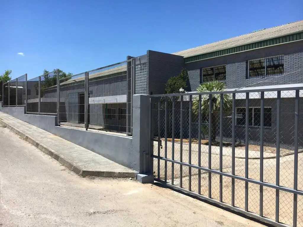 Nau industrial en venda a Polígono 12