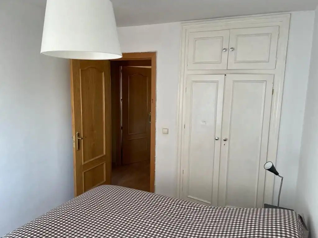 Dormitori de Pis de lloguer en Villaviciosa de Odón amb Calefacció i Moblat