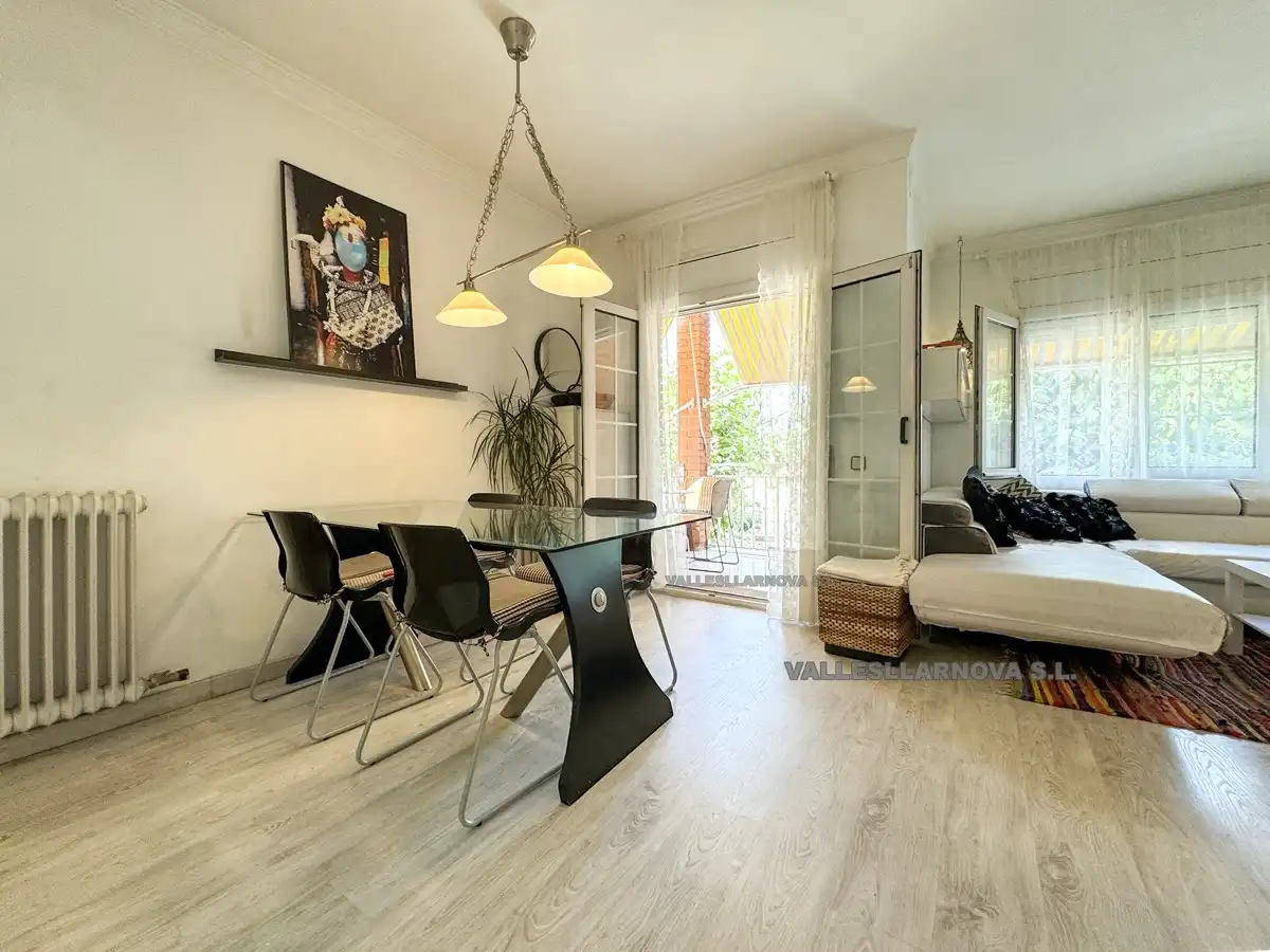 Vista exterior de Casa adosada en venta en Parets del Vallès con Jardín privado y Terraza