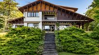 Vista exterior de Finca rústica en venda en Hondarribia amb Aire condicionat, Calefacció i Jardí privat