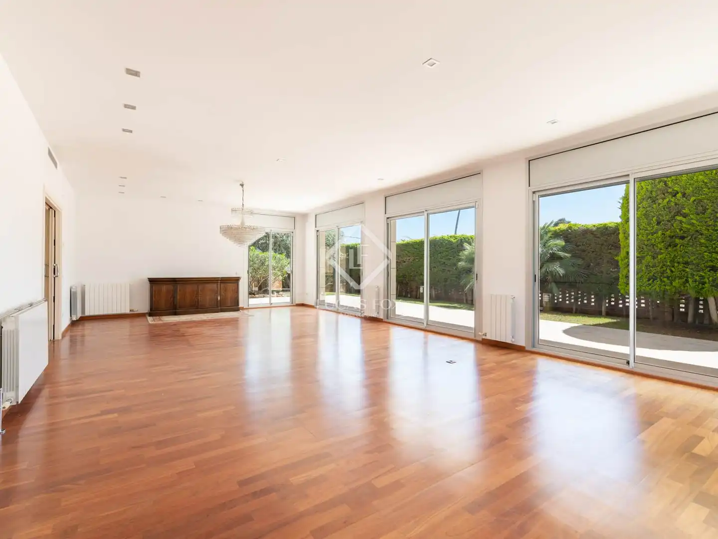 Sala d'estar de Casa o xalet en venda en Castelldefels amb Aire condicionat, Calefacció i Jardí privat