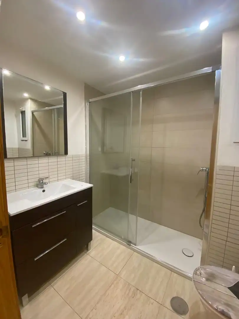 Baño de Piso en venta en Alicante / Alacant con Aire acondicionado y Balcón