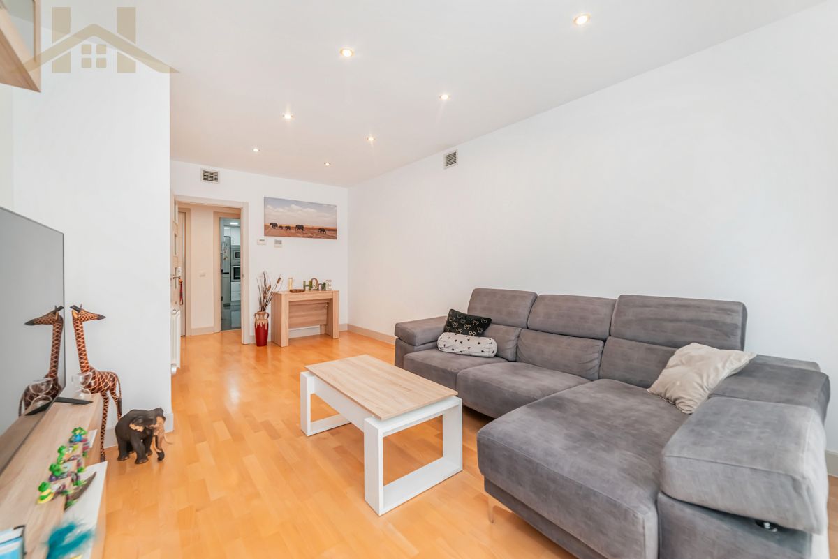 Sala d'estar de Pis en venda en Majadahonda amb Aire condicionat, Calefacció i Jardí privat