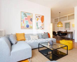 Exterior view of Apartment to rent in  Barcelona Capital  with Heating, Furnished and Oven