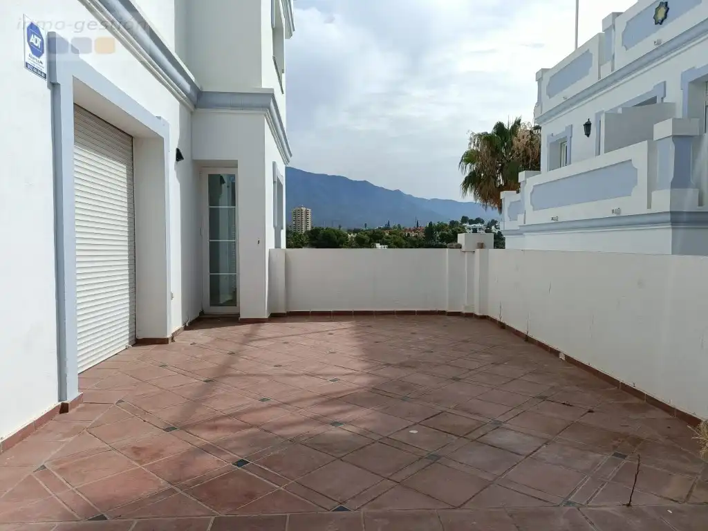 Terrasse von Maisonette zur Miete in Marbella