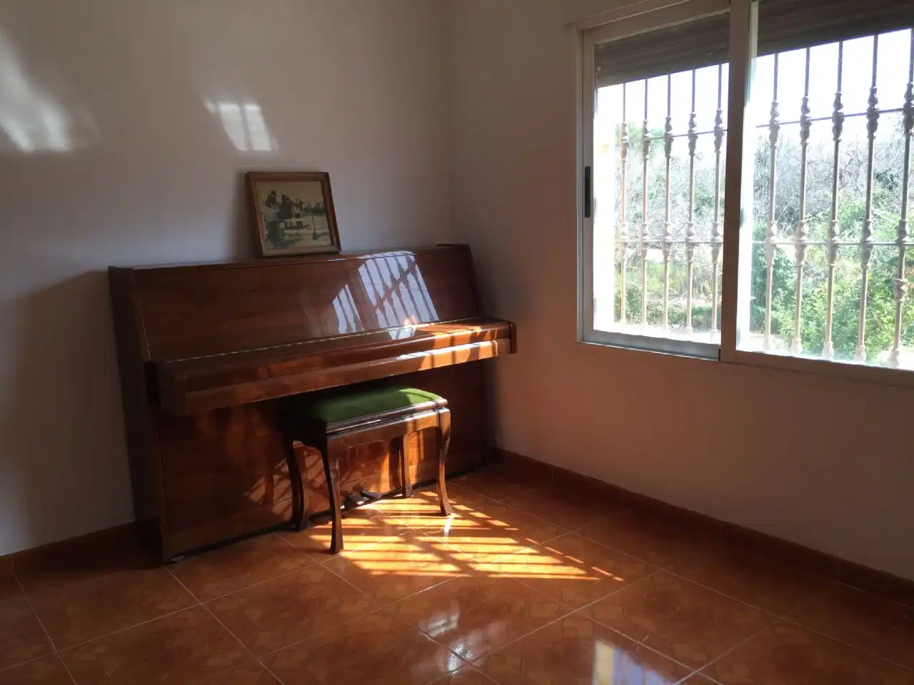 Sala de estar de Casa o chalet en venta en Polop con Aire acondicionado, Jardín privado y Terraza