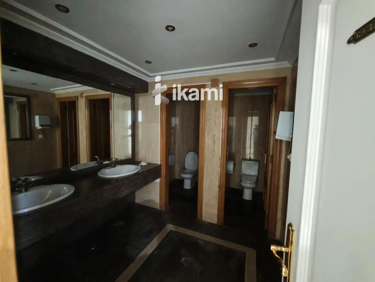 Badezimmer von Gebäude zum Verkauf in Alcorcón