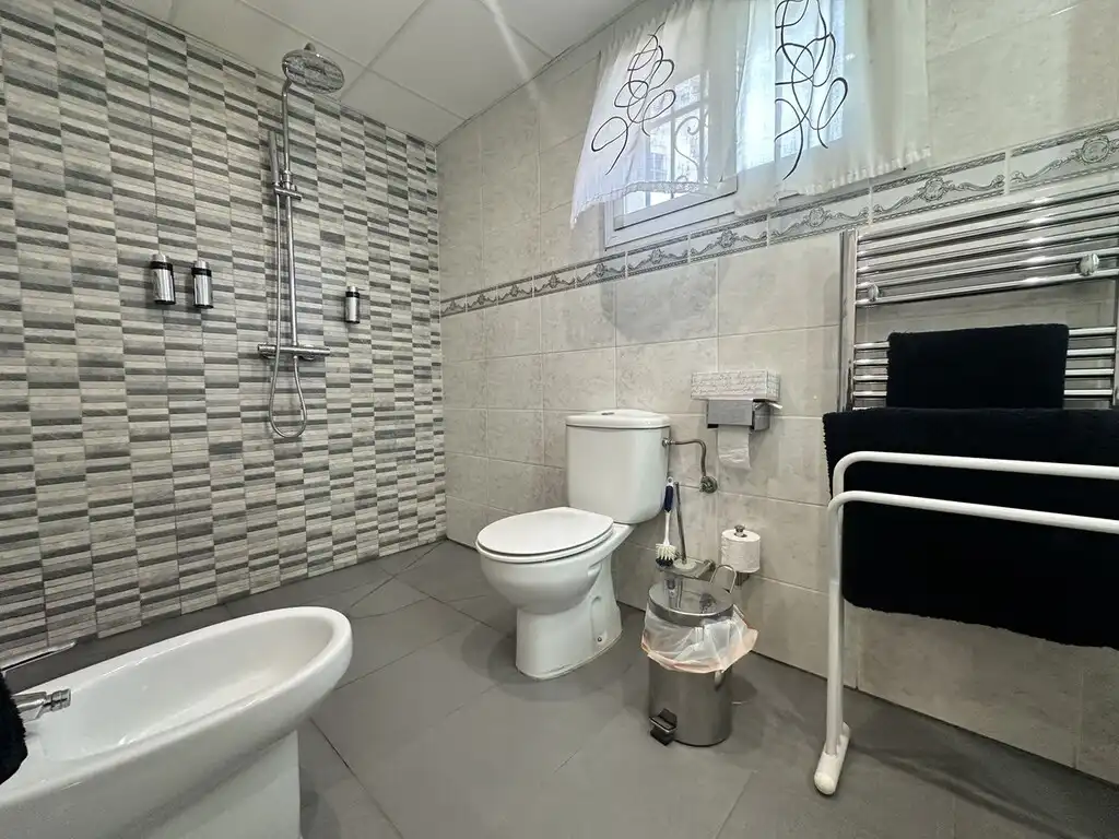 Badezimmer von Erdgeschoss zum Verkauf in Mijas mit Klimaanlage, Terrasse und Möbliert