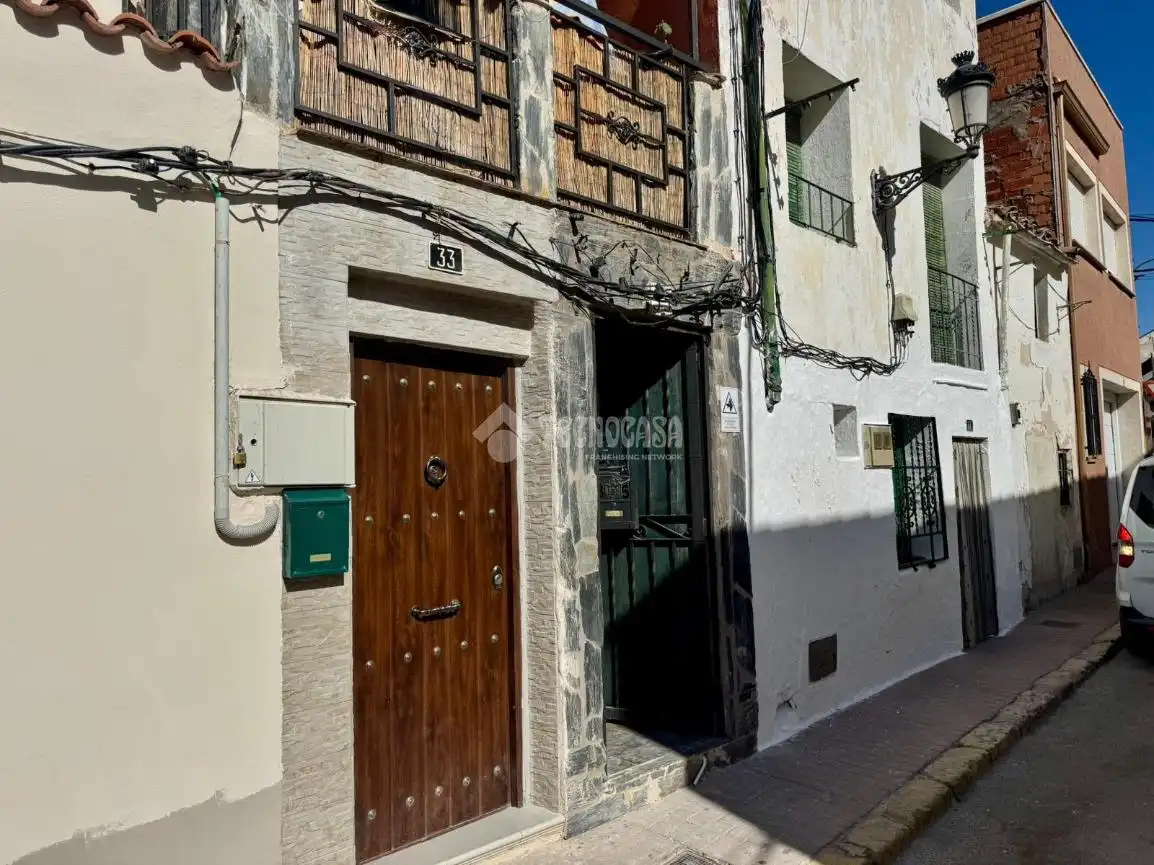 Vista exterior de Casa adosada en venta en Tarancón con Terraza y Internet