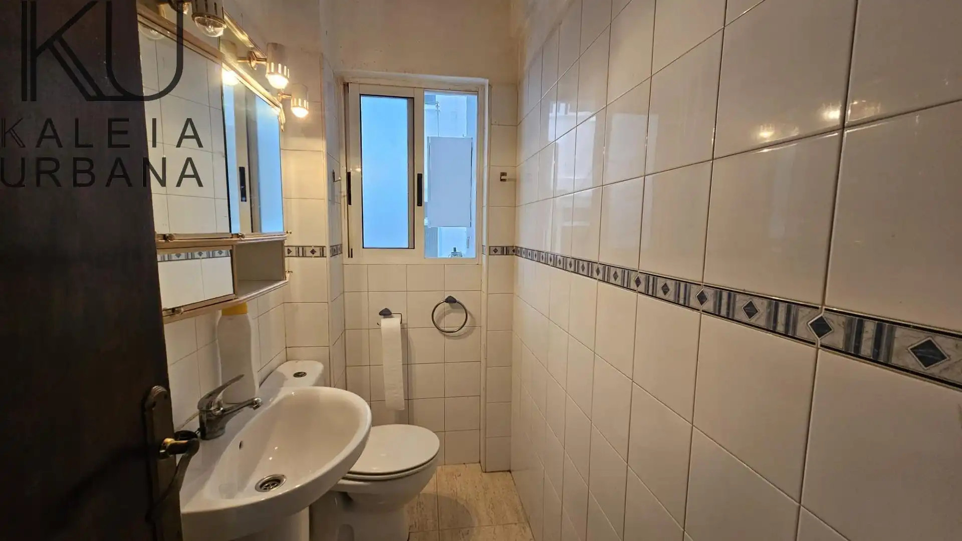 Baño de Piso en venta en Alicante / Alacant con Balcón
