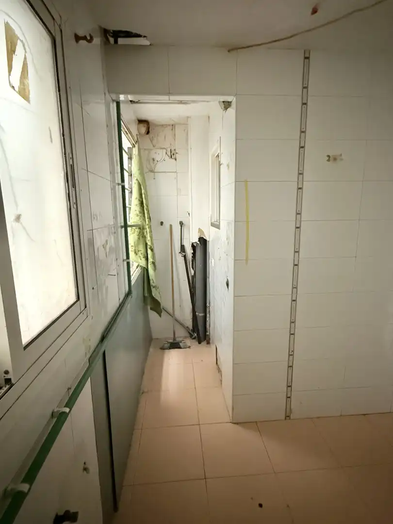 Bathroom of Flat for sale in Badalona  with Alarm