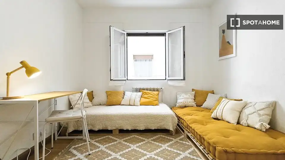 Living room of Flat for share in  Pamplona / Iruña  with Air Conditioner, Heating and Terrace
