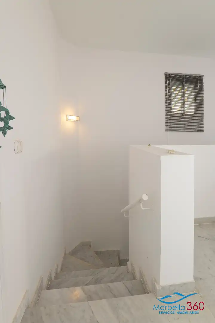 Bany de Casa adosada en venda en Marbella amb Aire condicionat, Jardí privat i Terrassa