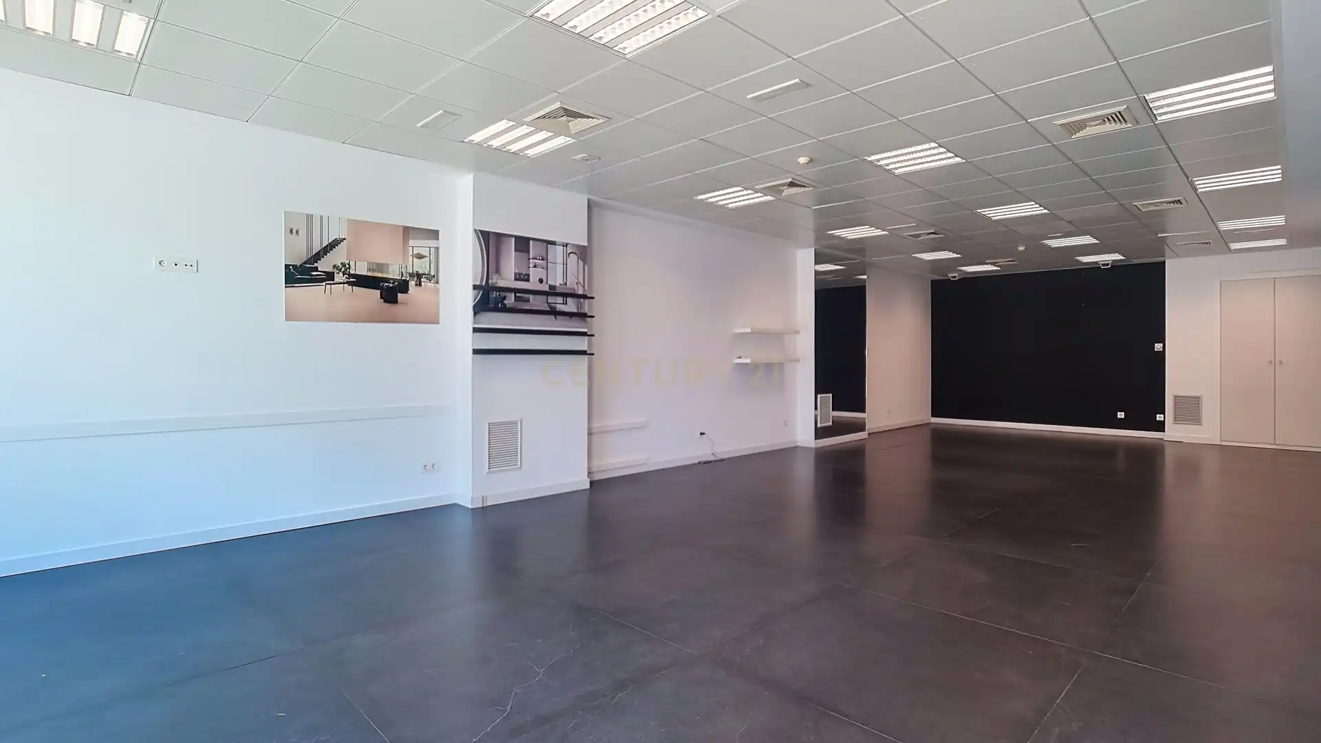 Commercial properties for sale in Avenida de Mijas, Las Lagunas, Spain, 31, Las Cañadas