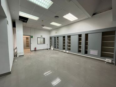 Gewerbefläche zum Verkauf in Calle de Sánchez Barcáiztegui