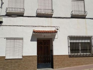 Adossat en venda a Calle de la Cruz Roja 17