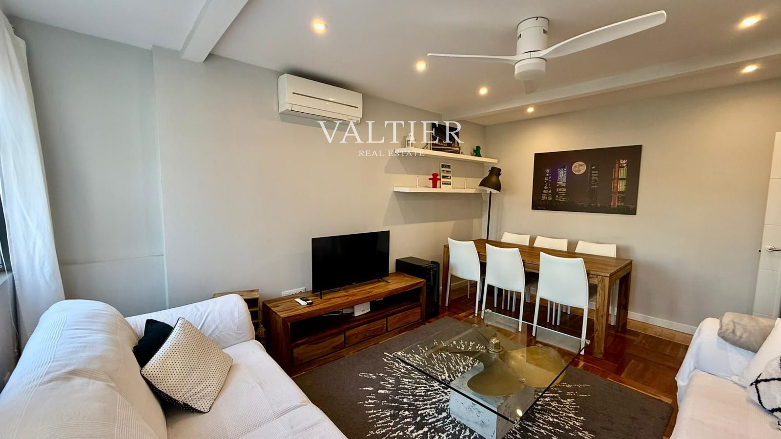 Sala de estar de Piso de alquiler en  Madrid Capital con Aire acondicionado y Amueblado