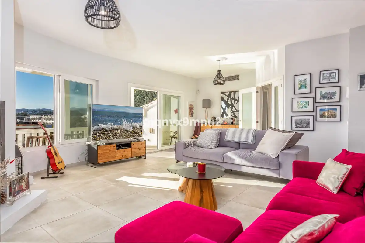 Sala de estar de Casa o chalet en venta en Mijas con Aire acondicionado, Calefacción y Jardín privado