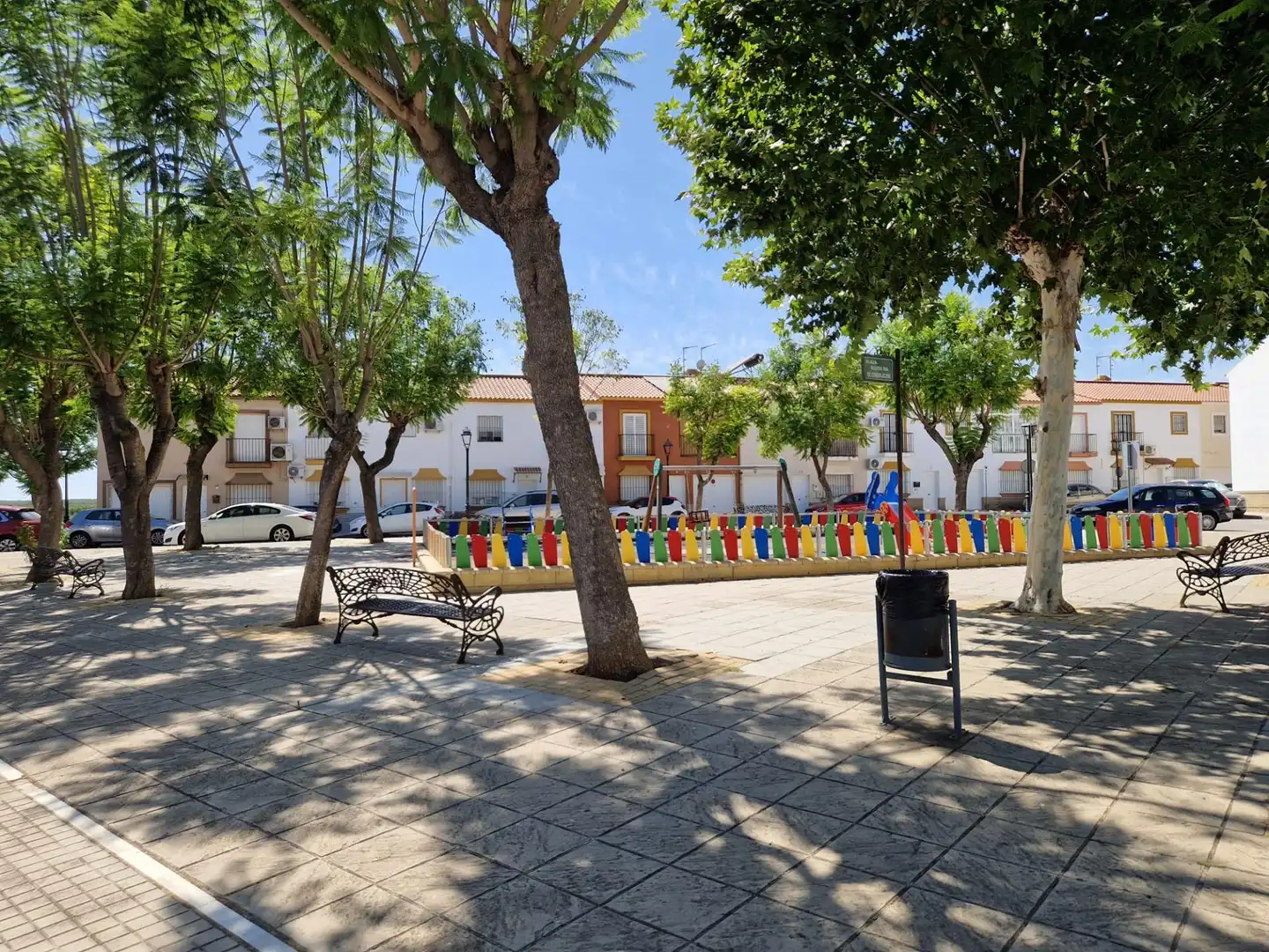 Vista exterior de Casa adosada en venda en Umbrete amb Aire condicionat, Calefacció i Jardí privat