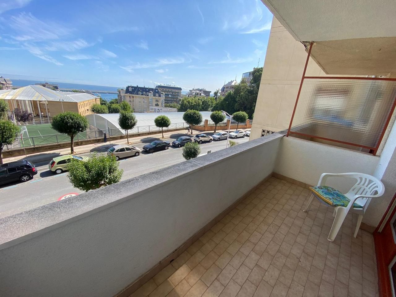 Vista exterior de Pis en venda en Castro-Urdiales amb Parquet i Moblat
