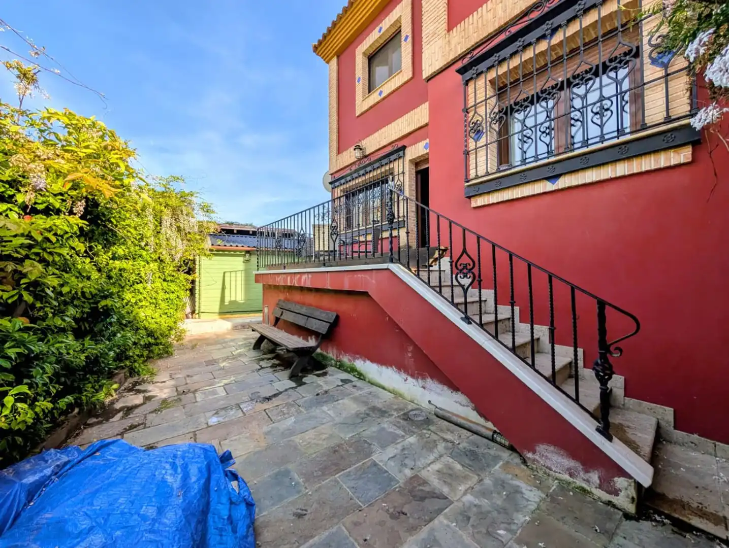 Vista exterior de Casa o xalet en venda en Loja amb Calefacció i Jardí privat