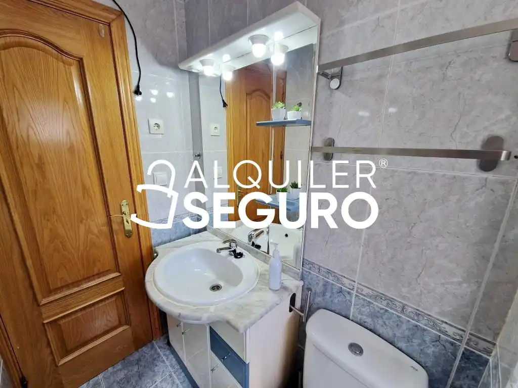 Bathroom of Flat for rent in Humanes de Madrid  with Heating and Furnished