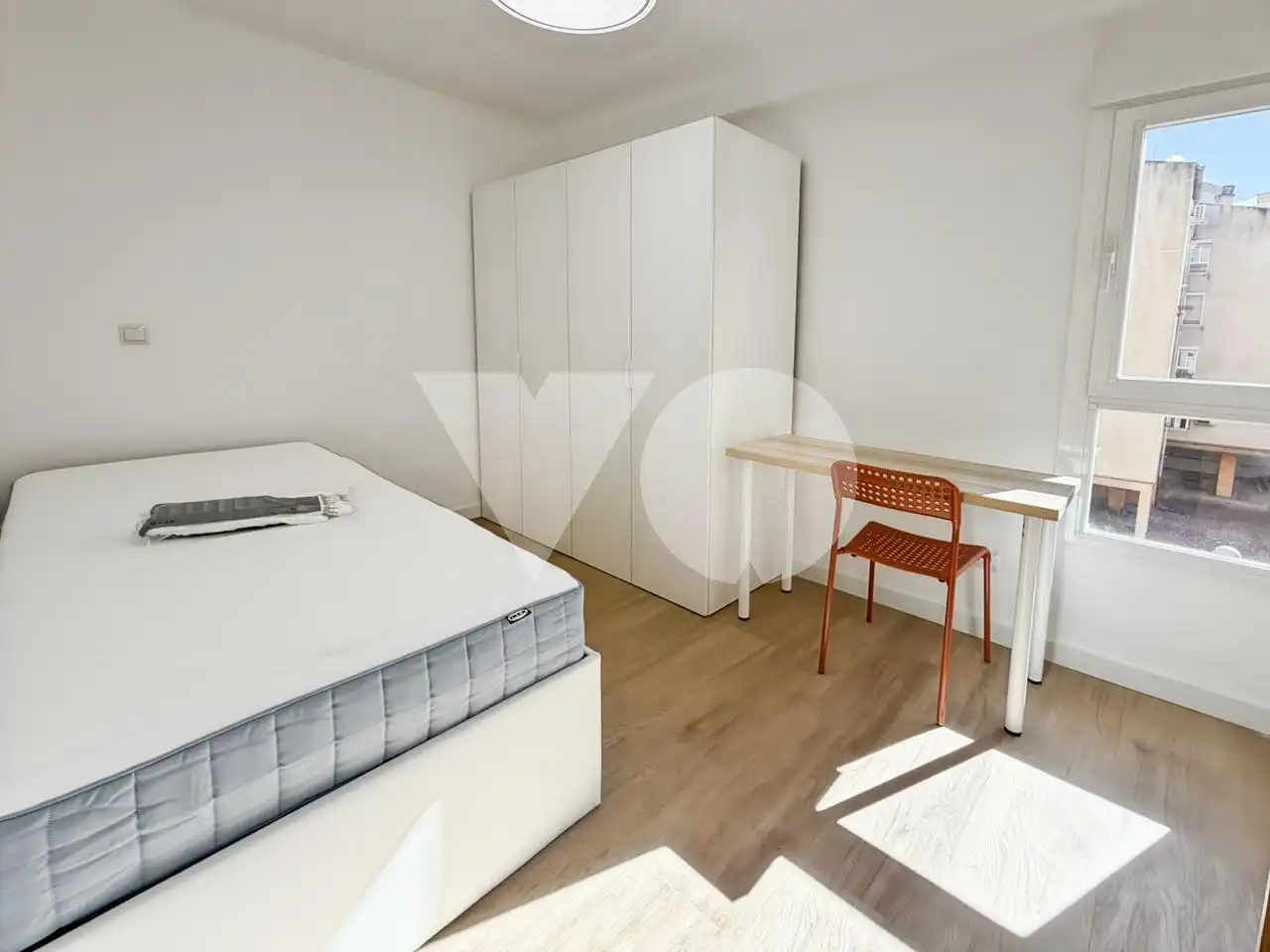 Habitación de Piso para compartir en Madrid con Calefacción y Amueblado
