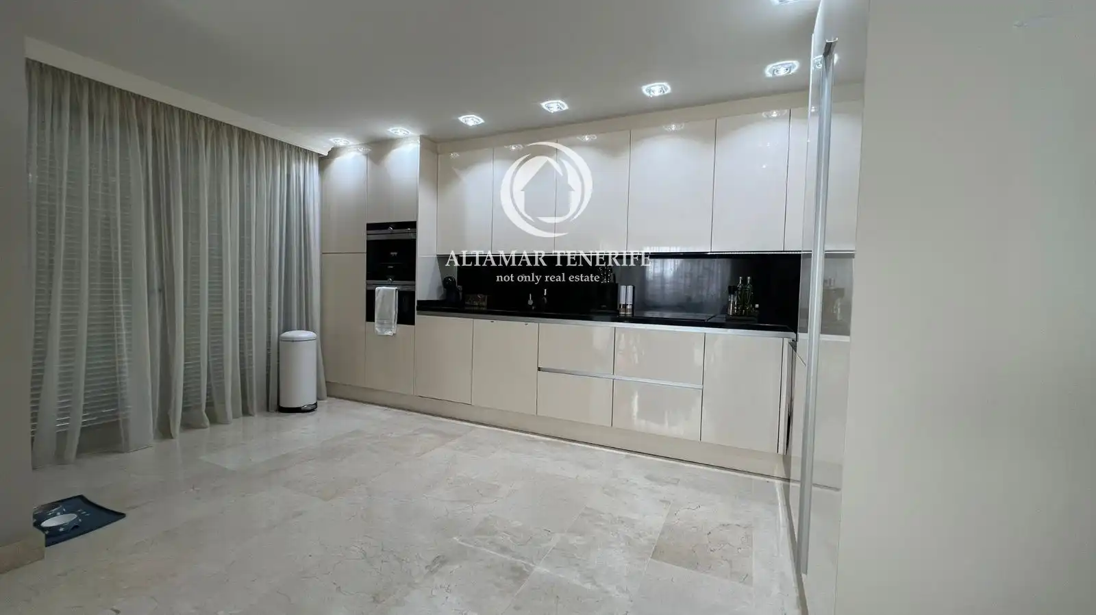 Apartamento con piscina en venta en Costa Adeje, imagen 24