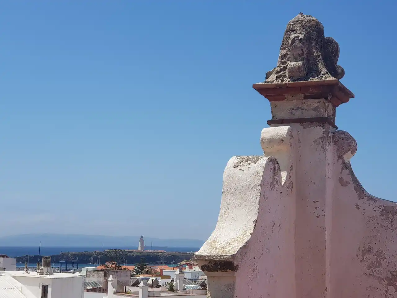 Vista exterior de Edificio en venta en Tarifa