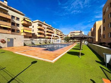 Appartamento con piscina in vendita a Fenals
