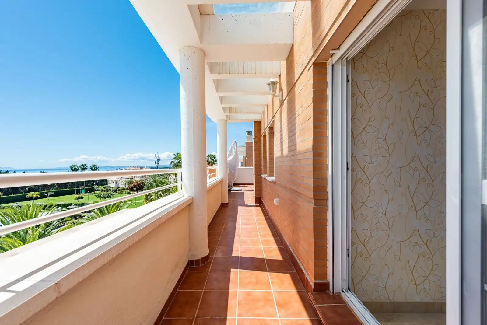 Terrassa de Àtic en venda en Estepona amb Terrassa, Internet i Piscina comunitària