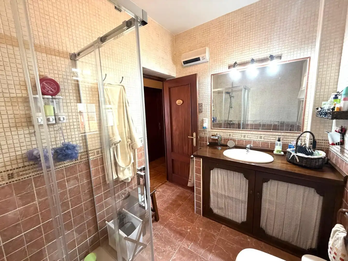 Bany de Casa o xalet en venda en Antequera amb Jardí privat, Terrassa i Traster