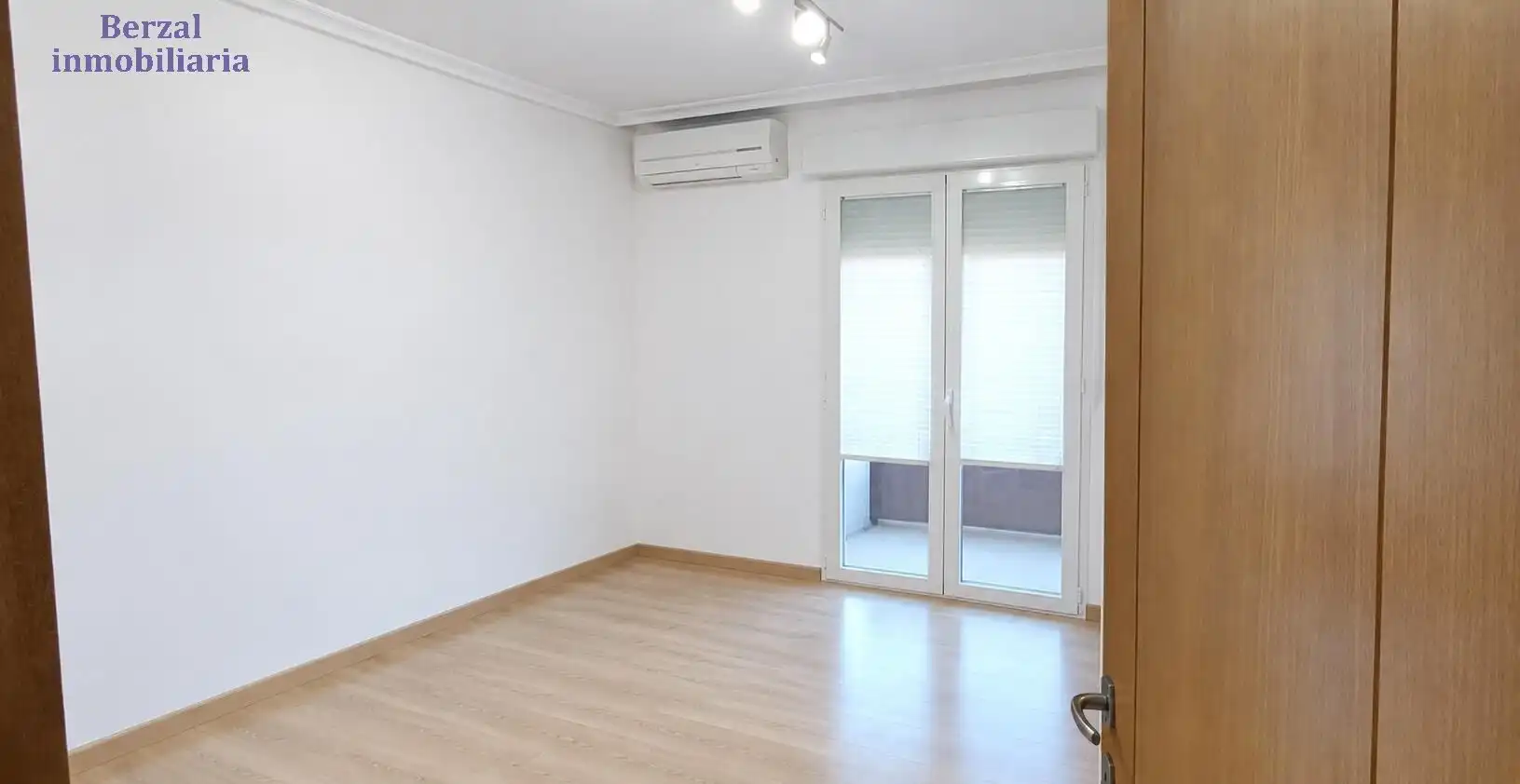 Schlafzimmer von Wohnung zum Verkauf in  Logroño mit Klimaanlage, Heizung und Terrasse