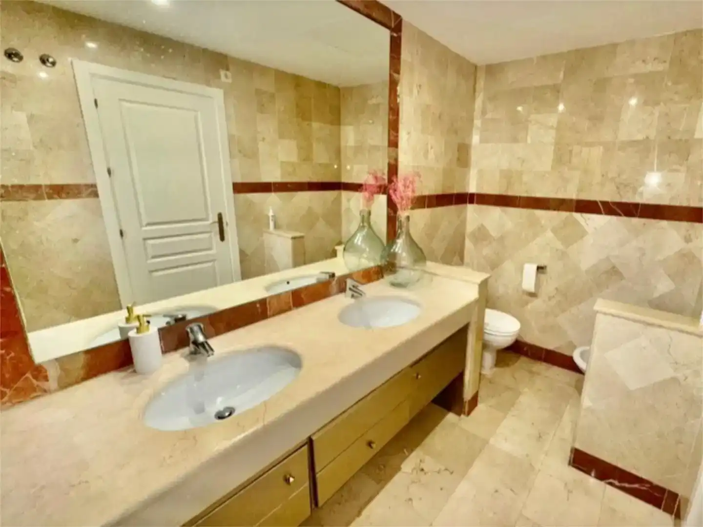 Bathroom of Flat for rent in Milla de Oro